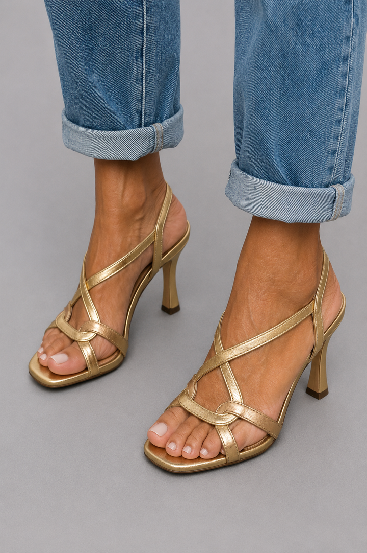 Elisabetta | Gold Sandals with a Summery Charm