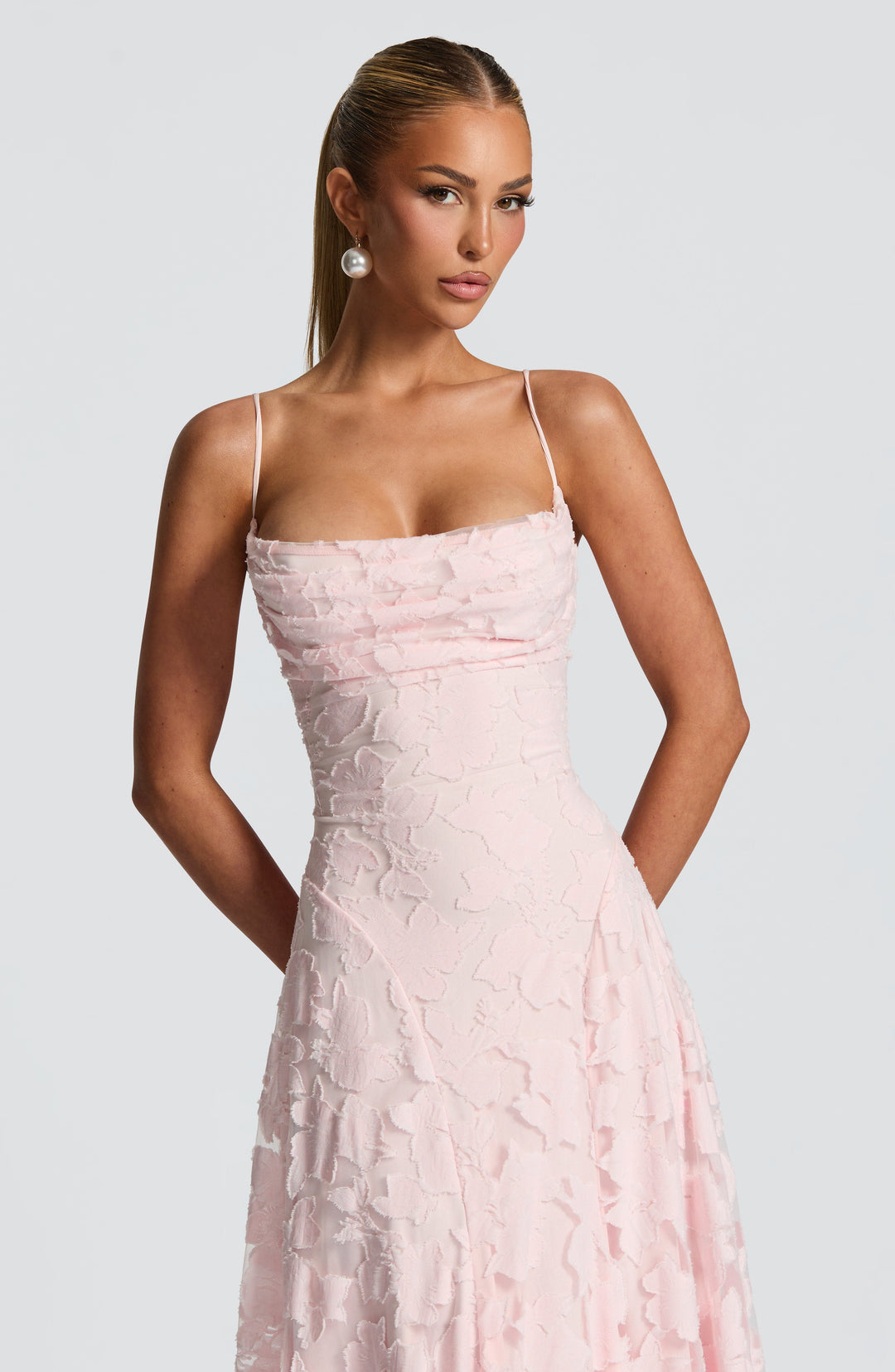 Clara Léon | Elegant Maxi Dress