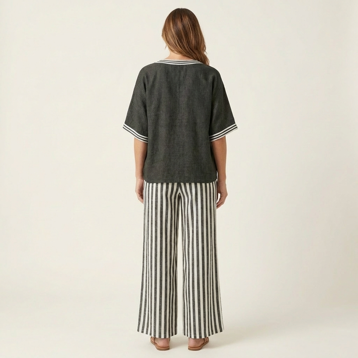 Juliana | V-Ausschnitt Varsity Top & Streifen Weite-Hosen Set